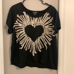 Skeleton heart crop tee